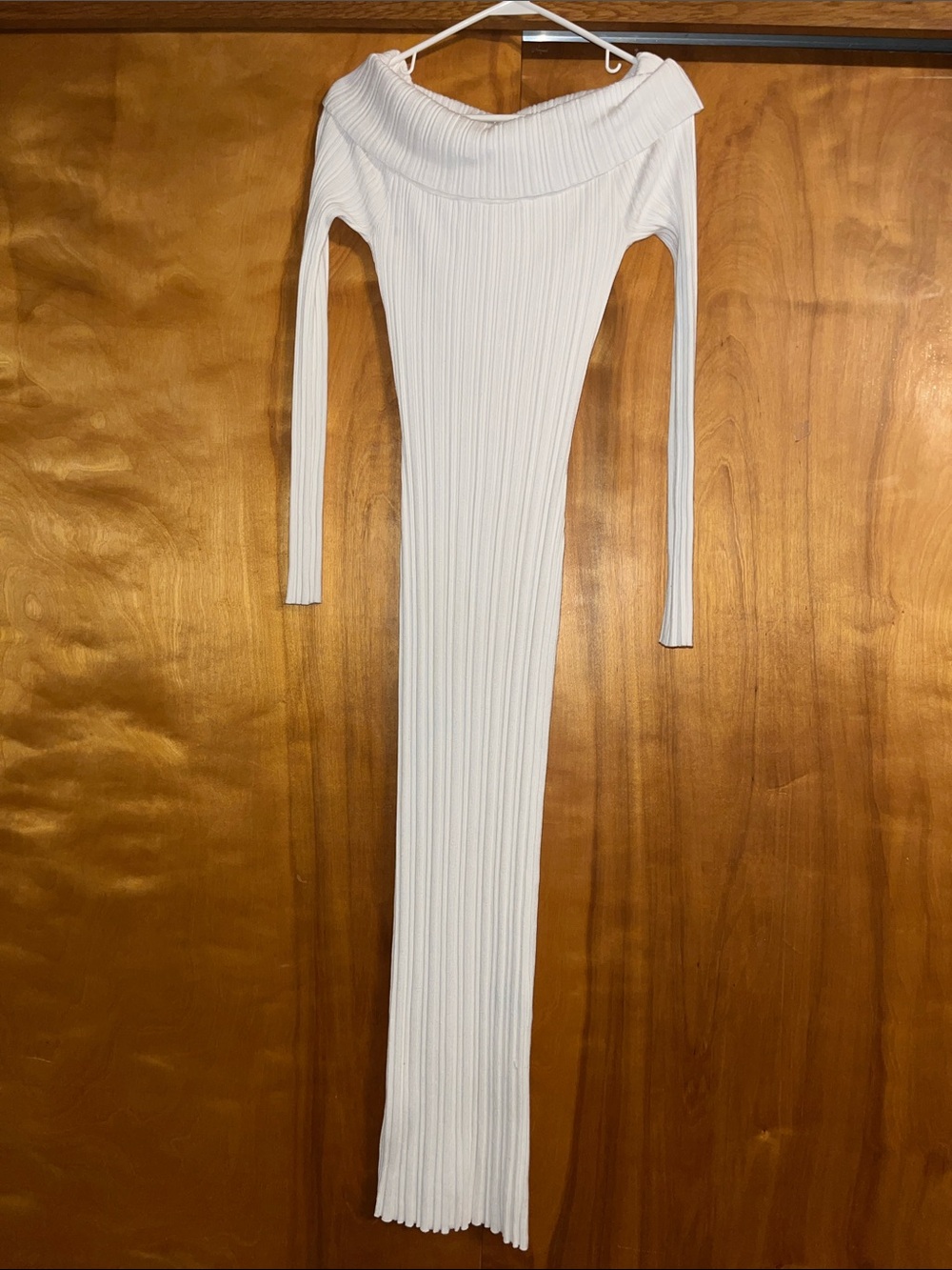 H&M Ribbed Off-Shoulder Long Sleeve Maxi Dress - White